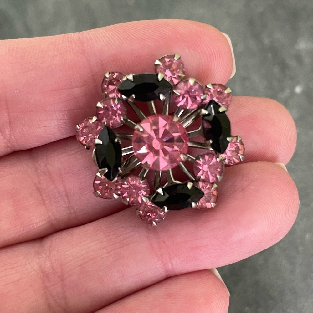 Vintage Pink Black Crystal Brooch - Picture 3 of 7